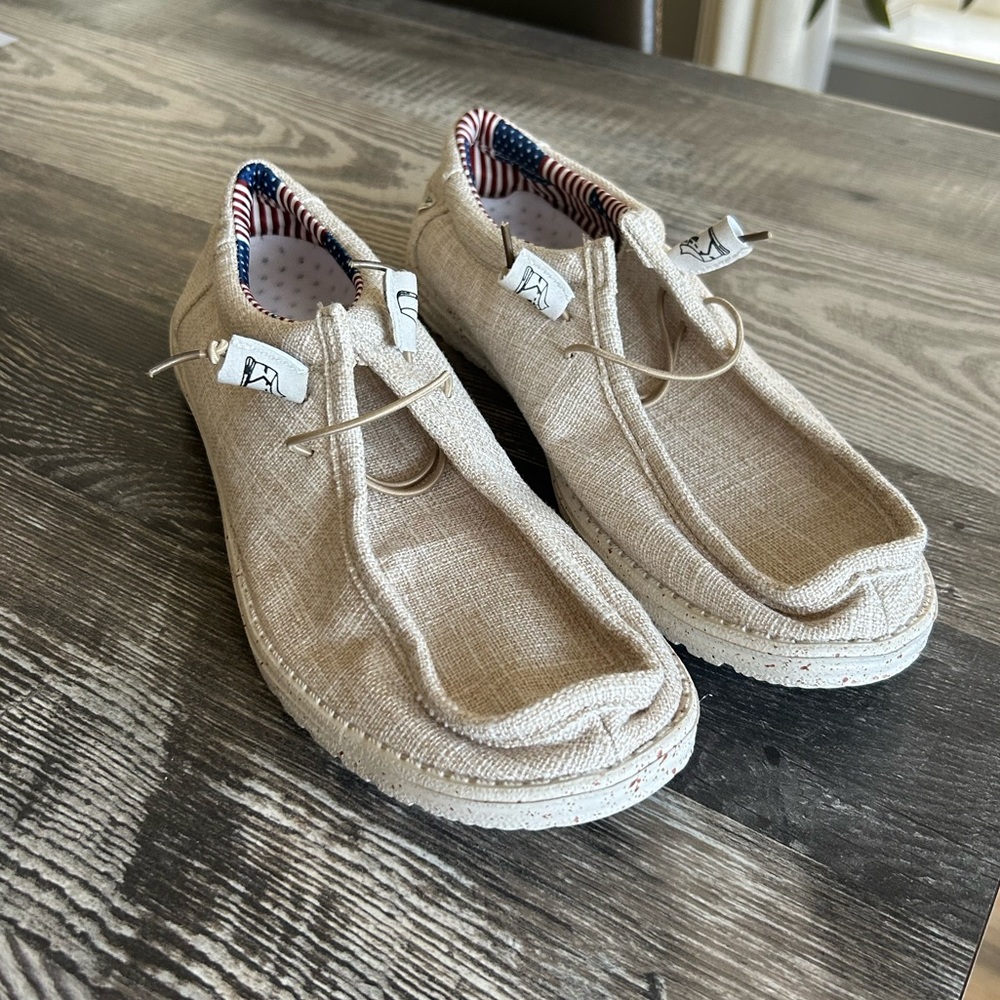 Brand new never worn men’s shoes